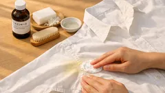 白シャツの脇の黄ばみ、こすらず落とす前処理のやり方（家にある3つで）