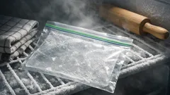 製氷皿が追いつかない日に効く、フリーザーバッグで氷を早く作る裏ワザ